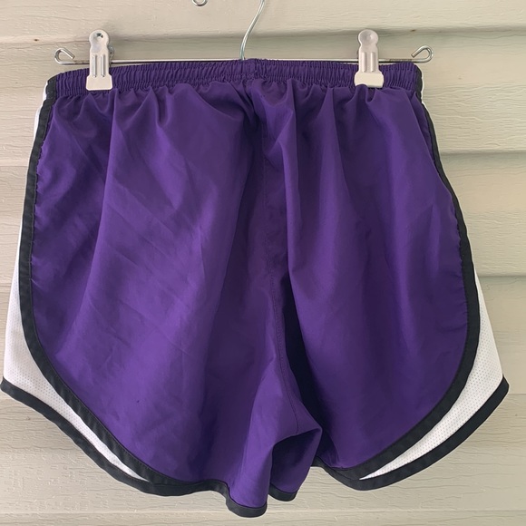 Nike running shorts - Picture 2 of 3